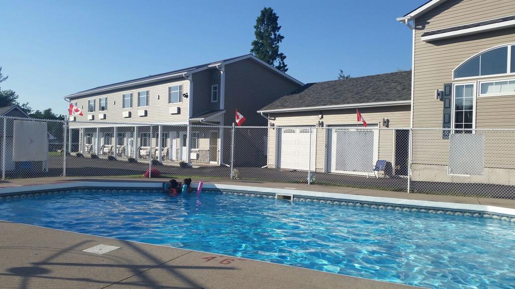 Fox Motor Inn Greater Napanee Exterior foto
